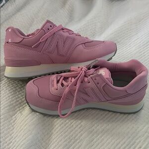 New Balance Women's Pink Sneakers
